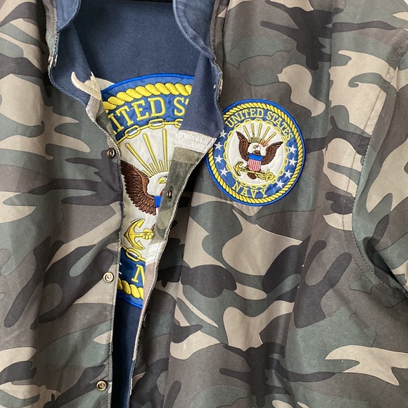 Gently Used Men’s US Navy Reversible Jacket - Picture 9 of 10